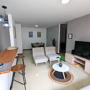 Completo Poblado - Ubicacion Con Parqueadero Medellín